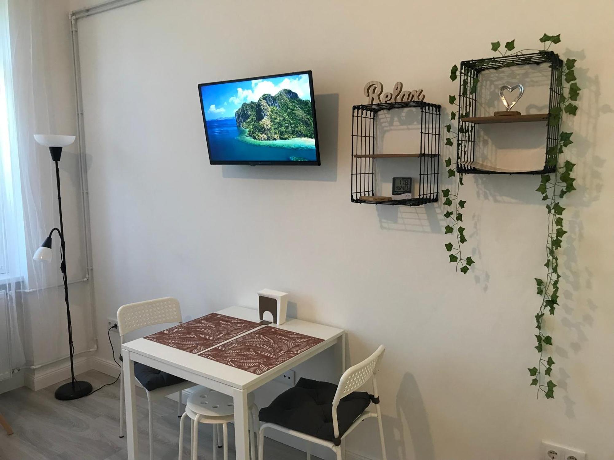 A Lovley Newly Decorated Fully Equipped Walking Distance To The Park Where Will Find The World Famous Szechenyi Thermal Bath Spa, Museums , And The Capital Circus , Ac, Smart Tv, High Speed Internet Apartamento Budapest