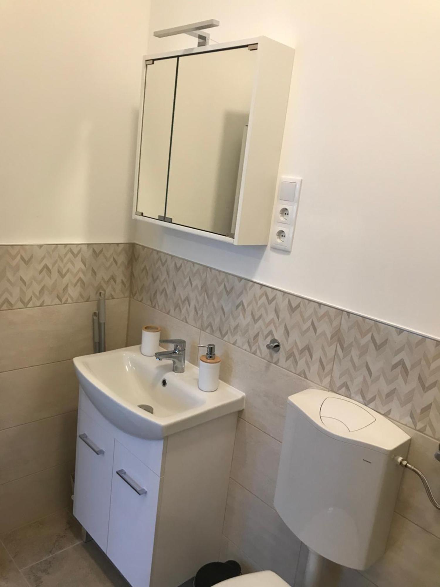 A Lovley Newly Decorated Fully Equipped Walking Distance To The Park Where Will Find The World Famous Szechenyi Thermal Bath Spa, Museums , And The Capital Circus , Ac, Smart Tv, High Speed Internet Boedapest